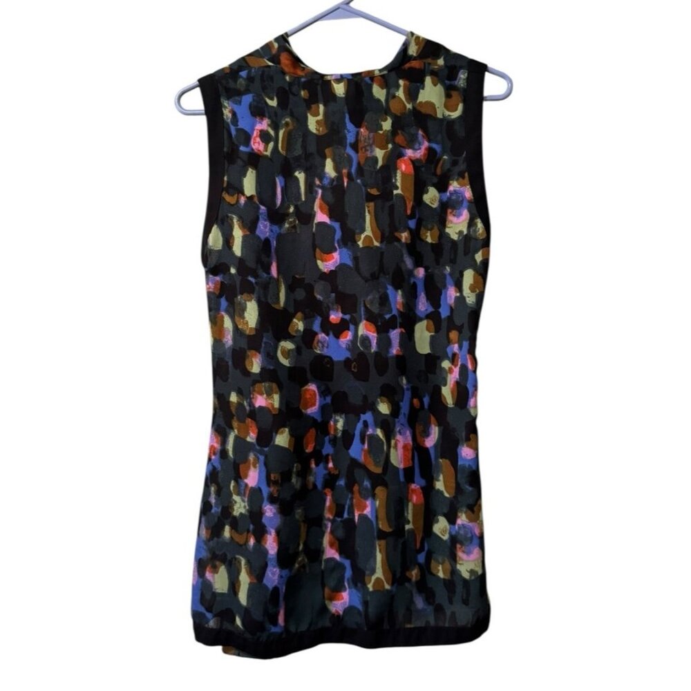 Cabi Sleeveless Tiered Blouse Top Size Medium Colorful Polyester V Neck Modern - Picture 2 of 9